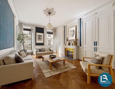 Appartement - 125 m² - 5 pièces