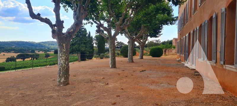 Château - 1 200 m² - 20 pièces