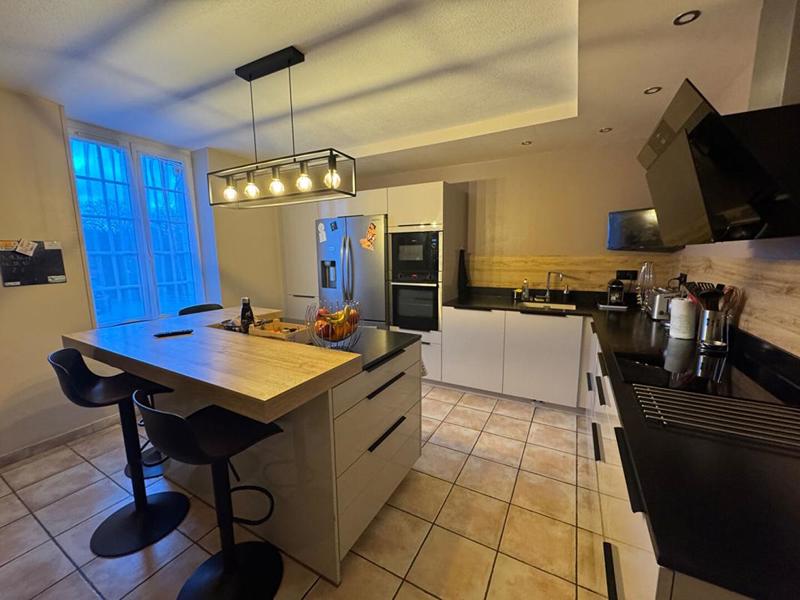 Maison - 350 m² - 13 pièces