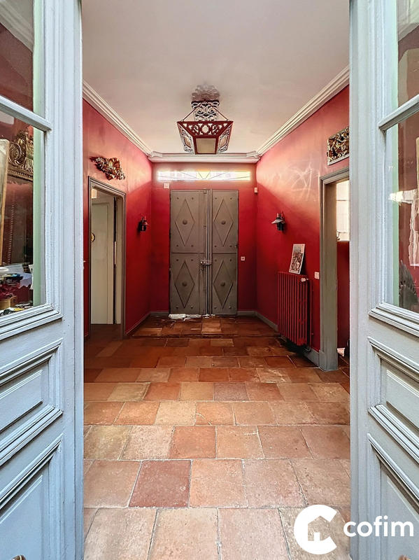 Maison - 230 m² - 6 pièces