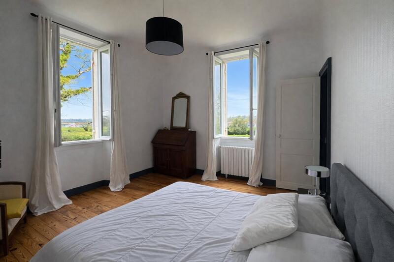 Maison bourgeoise - 220 m² - 6 pièces