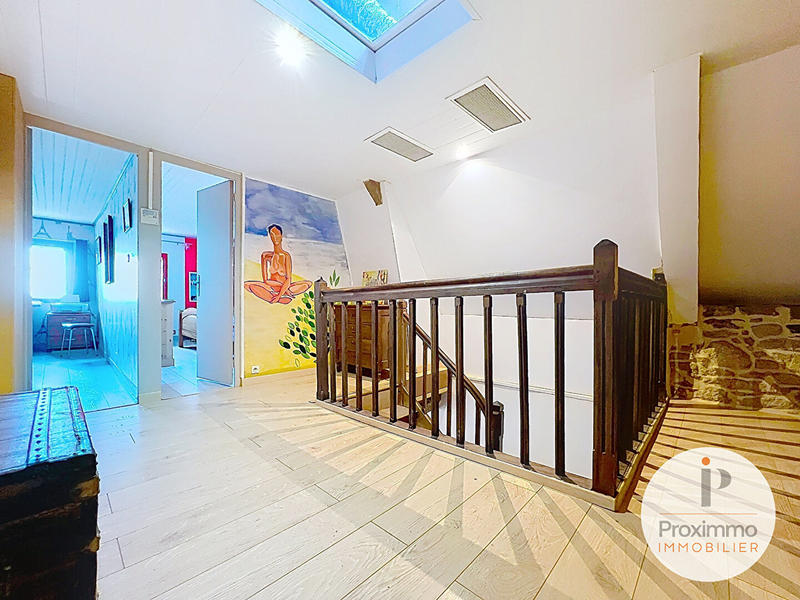 Maison - 238 m² - 6 pièces