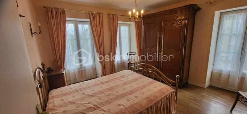 Maison de village - 200 m² - 9 pièces