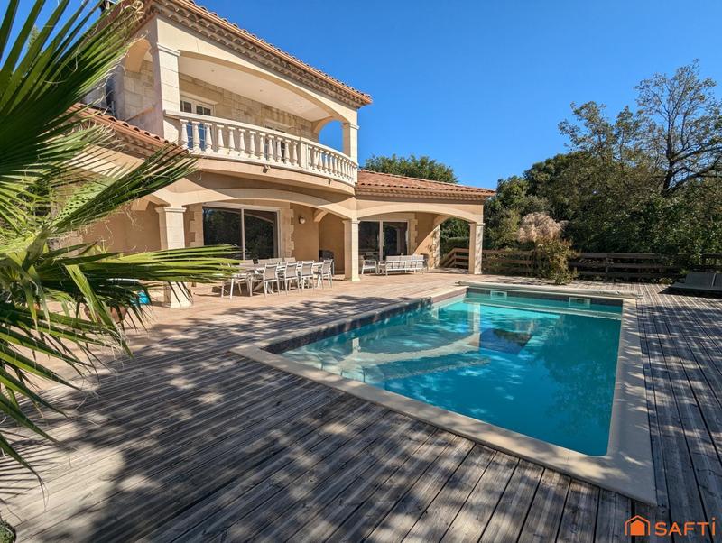 Maison - 327 m² - 7 pièces