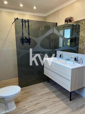 Maison contemporaine - 201 m² - 9 pièces