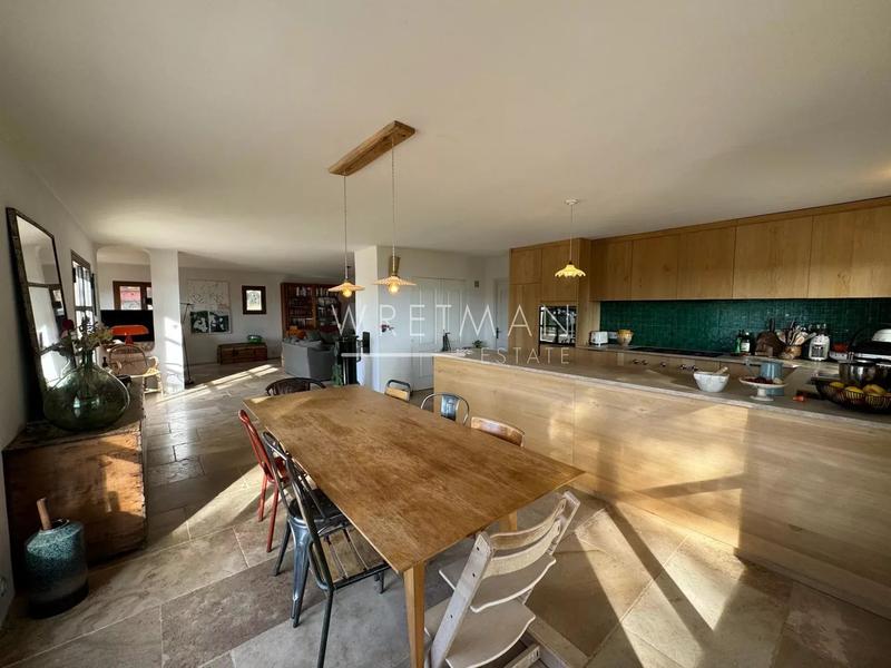 Villa - 200 m² - 5 pièces