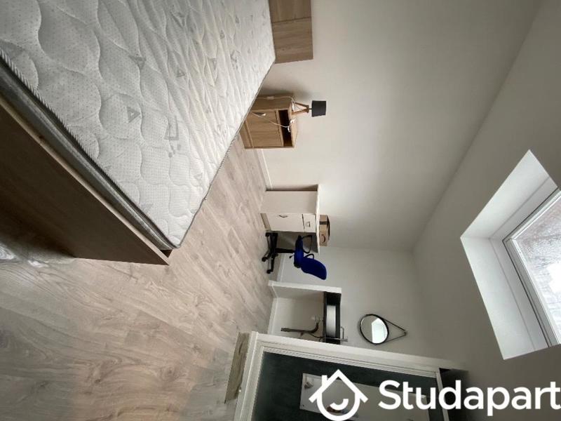 Chambre - 9 m² - 1 pièce