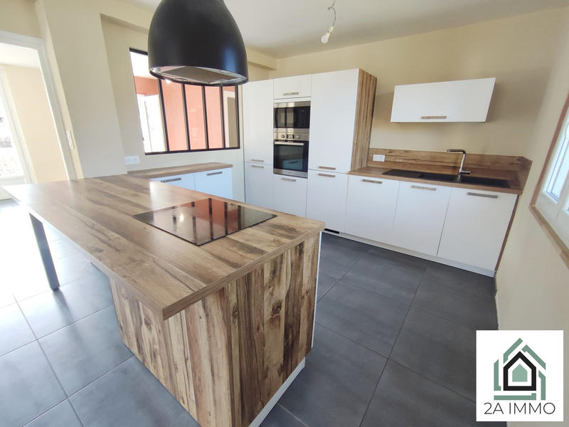 Maison - 98 m² - 5 pièces