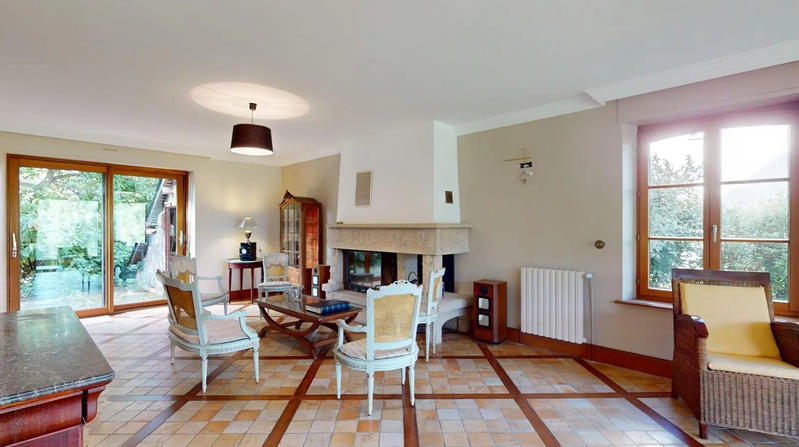 Maison - 280 m² - 10 pièces