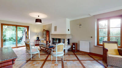 Maison - 280 m² - 10 pièces