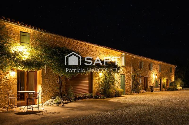 Maison - 400 m² - 10 pièces