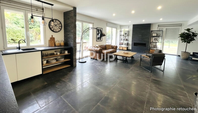 Maison - 140 m² - 5 pièces