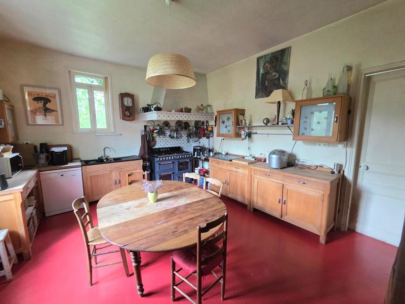 Maison - 300 m² - 9 pièces