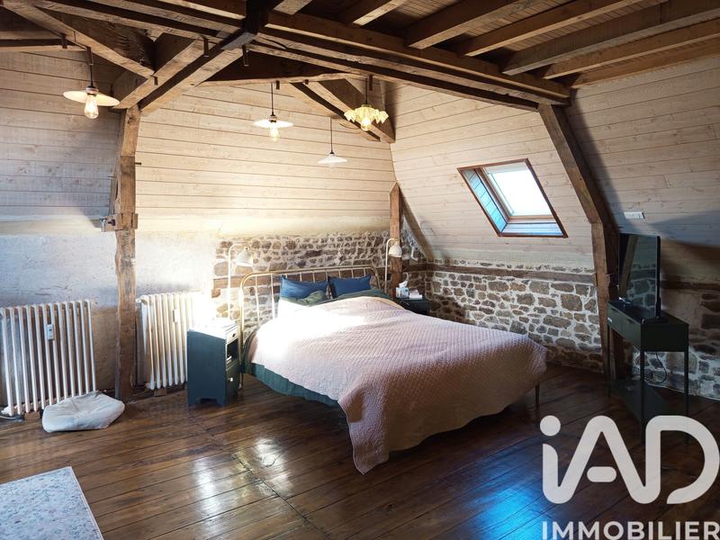 Maison - 201 m² - 7 pièces