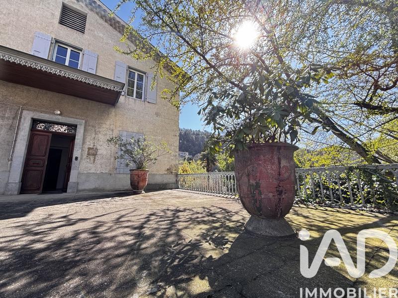 Appartement - 152 m² - 5 pièces