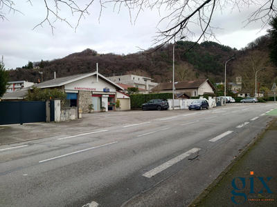 Local commercial - 80 m² - 4 pièces