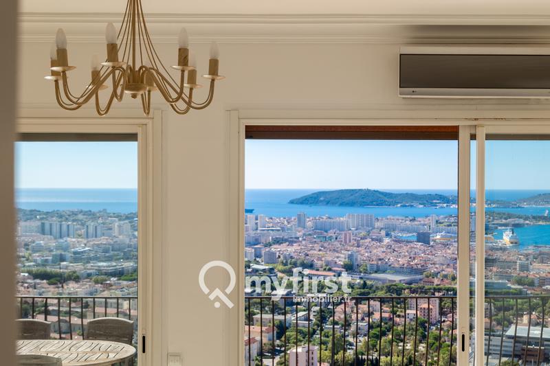 Maison - 270 m² - 8 pièces