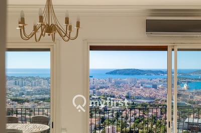 Maison - 270 m² - 8 pièces