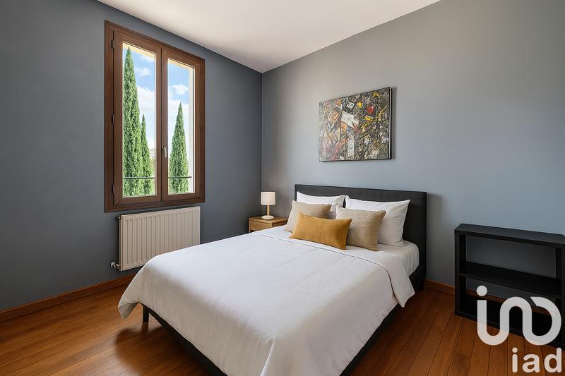 Maison - 240 m² - 11 pièces