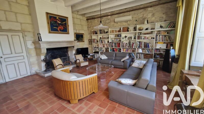 Maison - 302 m² - 9 pièces