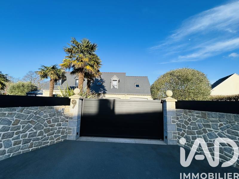 Maison - 180 m² - 8 pièces