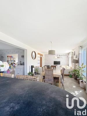 Maison - 200 m² - 7 pièces