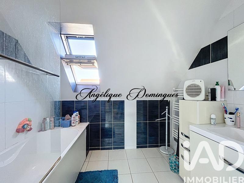 Maison - 242 m² - 8 pièces