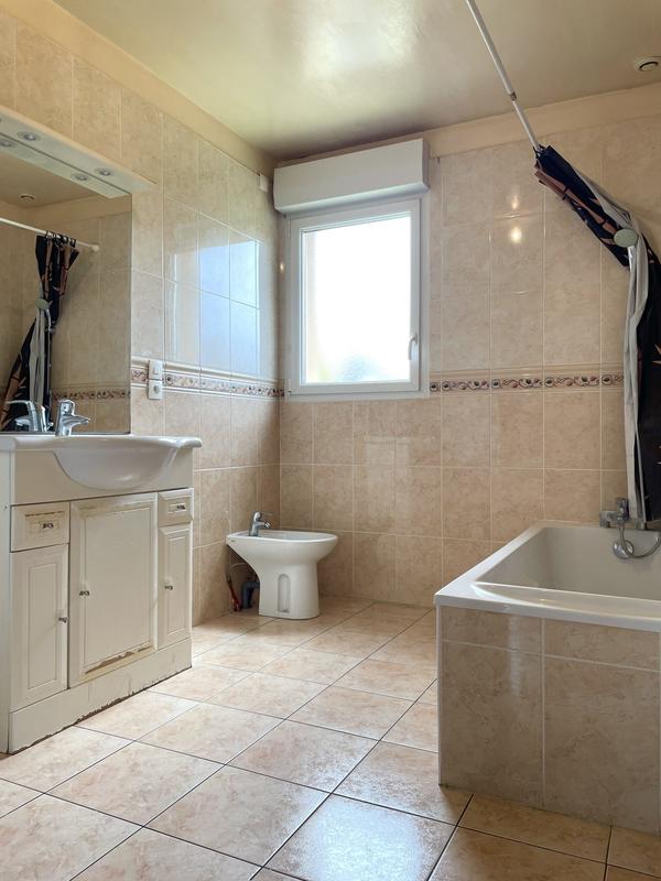 Maison - 150 m² - 8 pièces