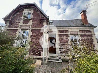 Maison - 110 m² - 8 pièces