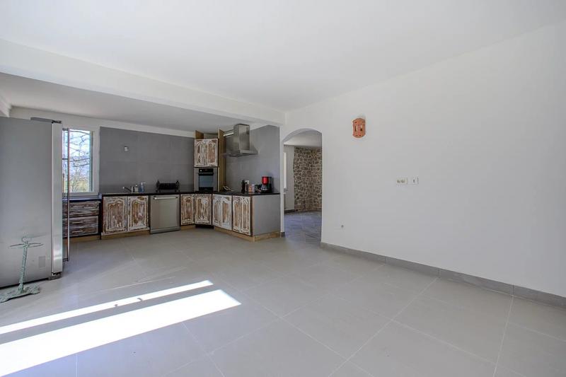 Maison - 300 m² - 7 pièces