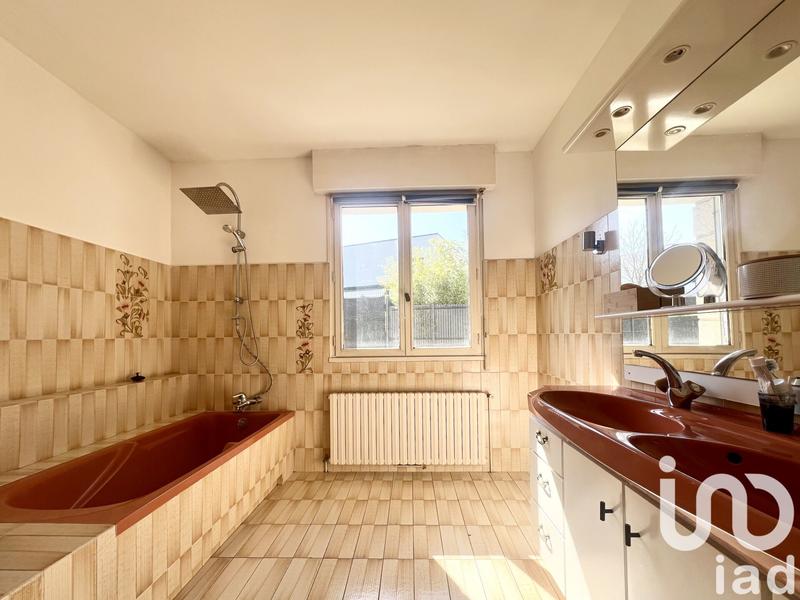 Maison - 197 m² - 10 pièces