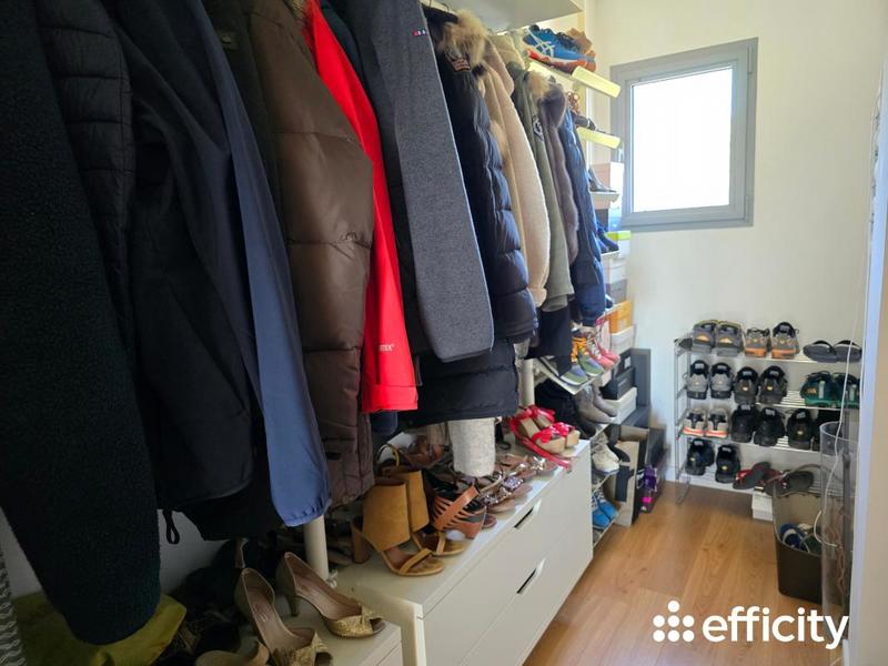 Maison - 232 m² - 7 pièces