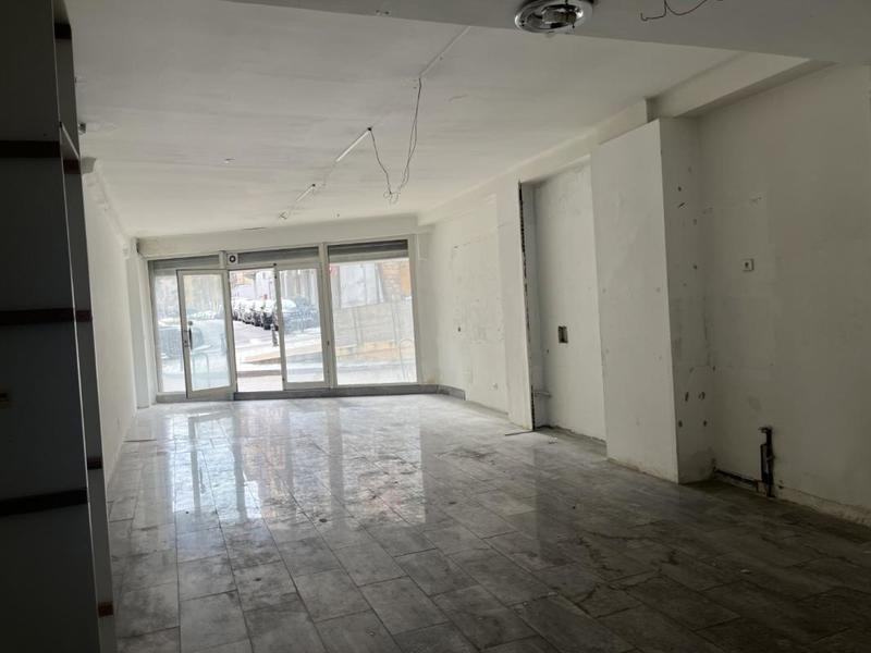 Local commercial - 82 m² - 3 pièces