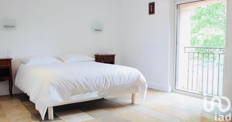 Maison - 311 m² - 8 pièces