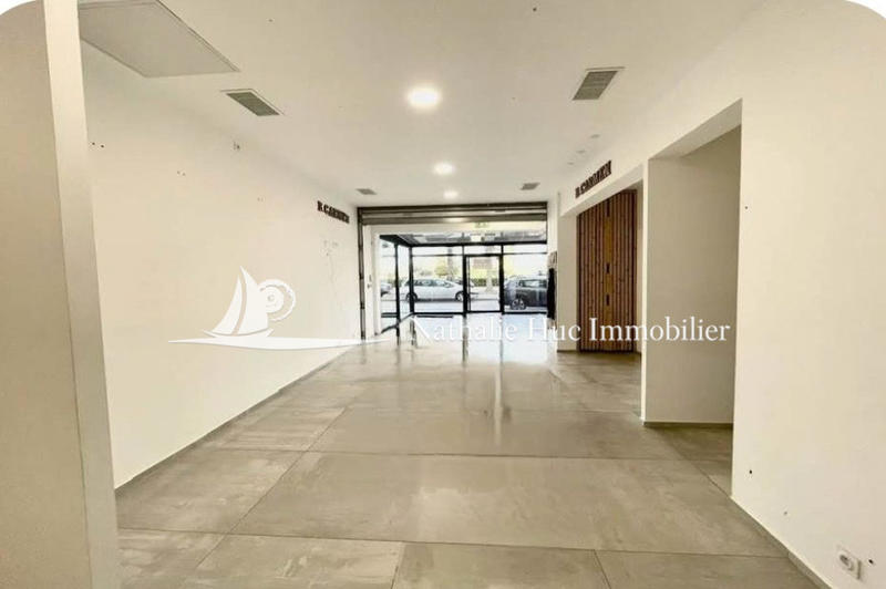 Local commercial - 64 m² - 2 pièces