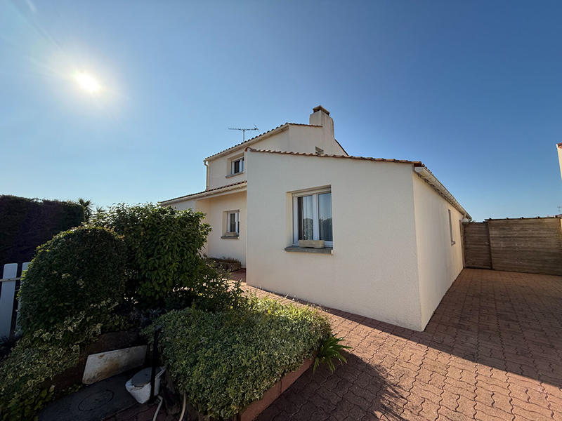 Maison - 140 m² - 5 pièces