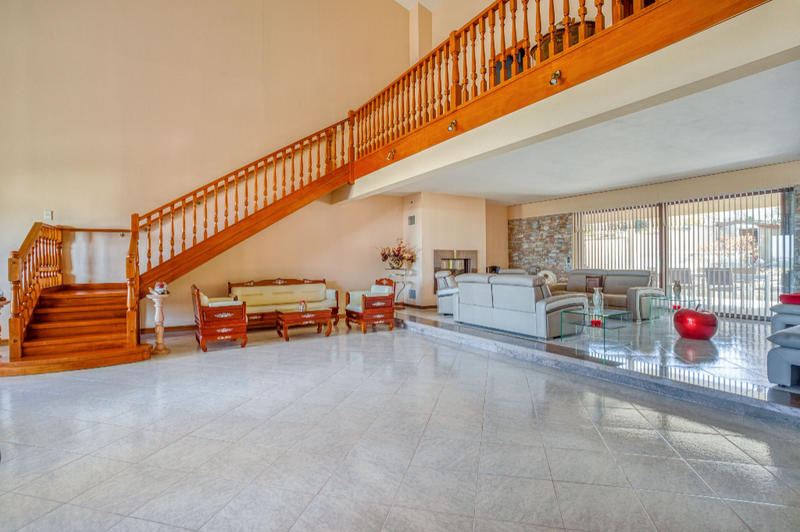 Maison - 350 m² - 12 pièces