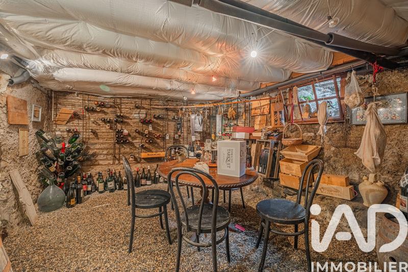 Maison - 231 m² - 10 pièces