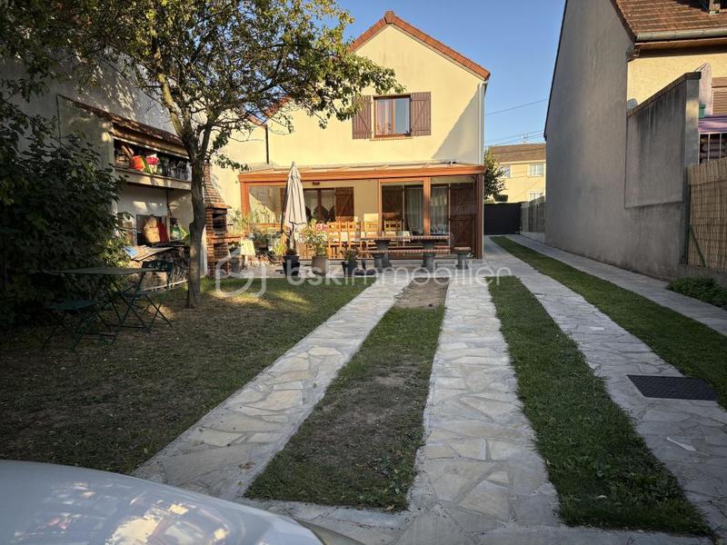 Maison - 115 m² - 6 pièces