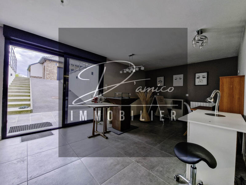 Maison - 214 m² - 10 pièces