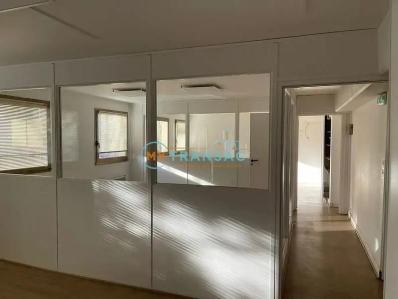 Local d'activité / Entrepôt - 542 m²