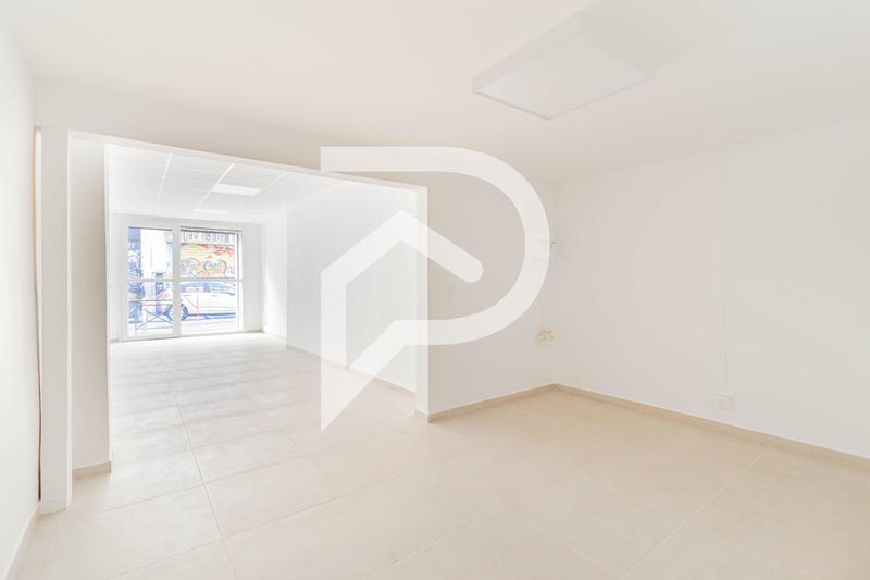 Local commercial - 45 m² - 2 pièces