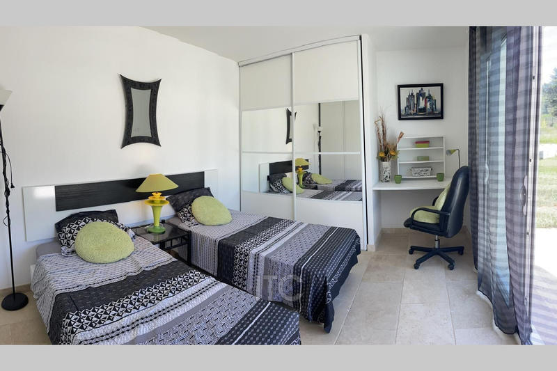 Villa - 220 m² - 5 pièces