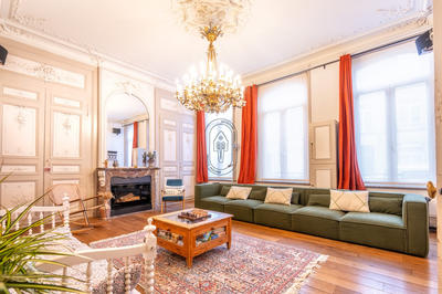 Maison - 360 m² - 9 pièces