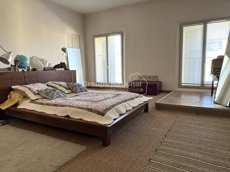 Maison - 243 m² - 6 pièces