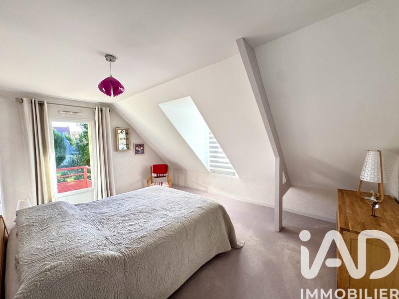 Maison - 210 m² - 7 pièces