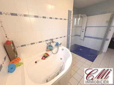 Maison - 141 m² - 5 pièces