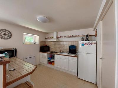 Maison - 221 m² - 12 pièces