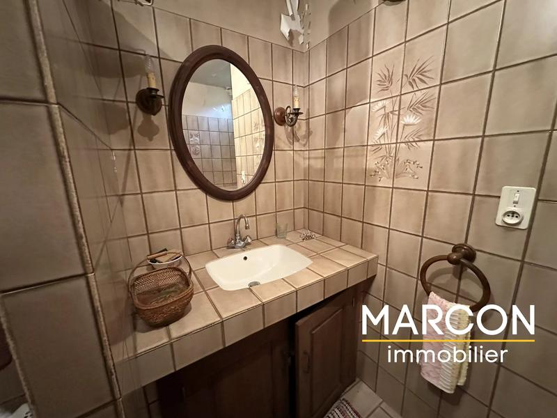 Maison - 302 m² - 15 pièces