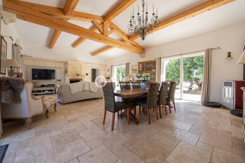 Propriété - 400 m² - 8 pièces